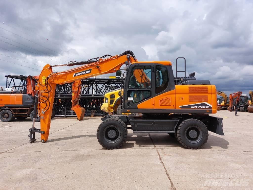Develon DX 140 W-7 Bageri točkaši