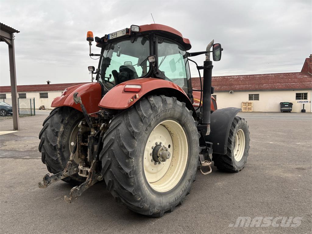 New Holland T7030 Traktori