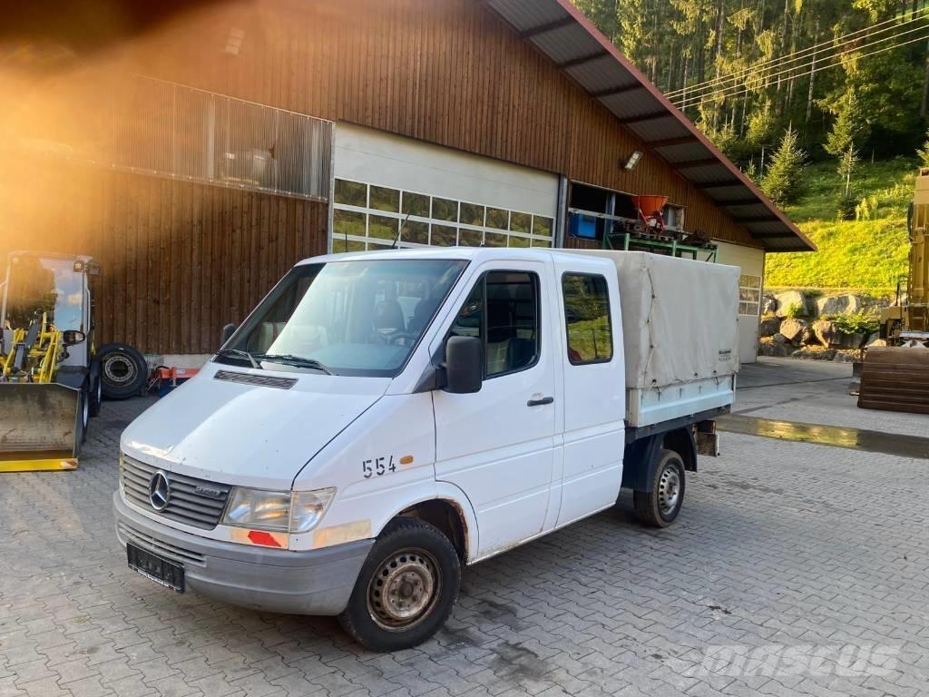 Mercedes-Benz 212 D Pik up kamioni