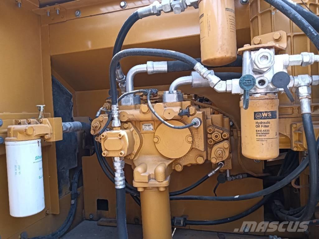 CAT 325 D Bageri guseničari
