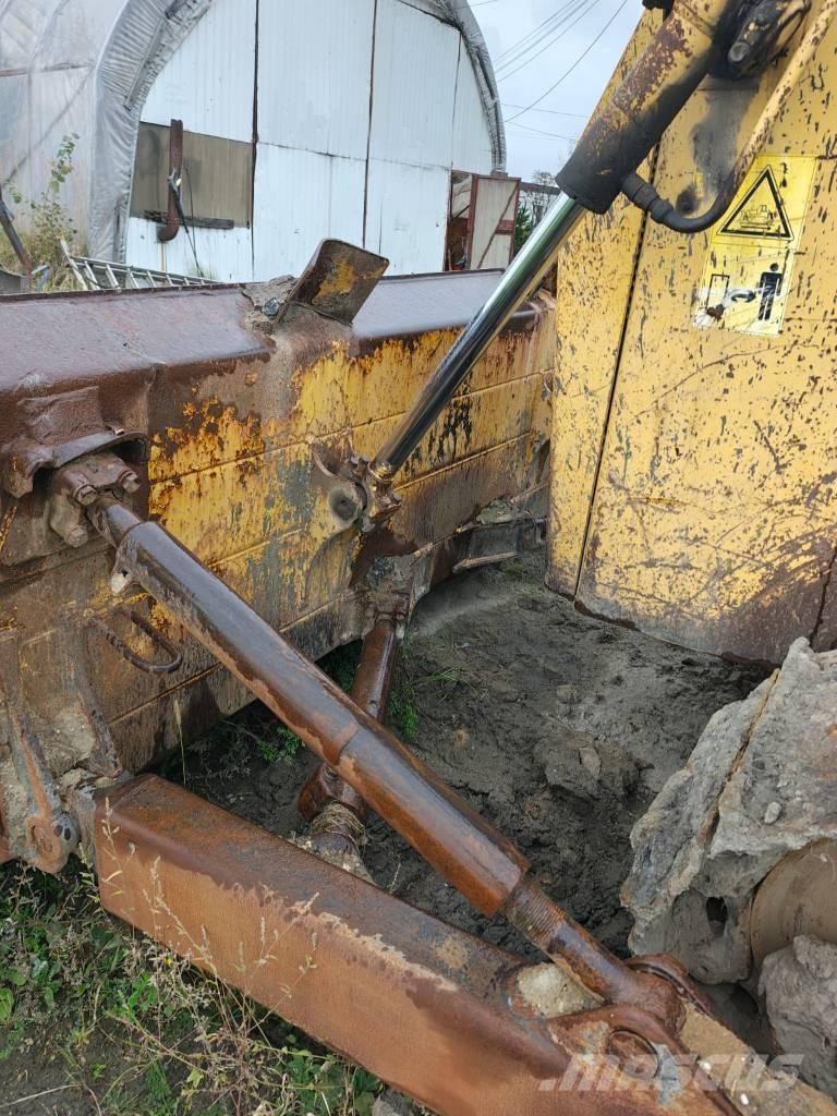 Komatsu DX 65EX-15 Buldožeri guseničari