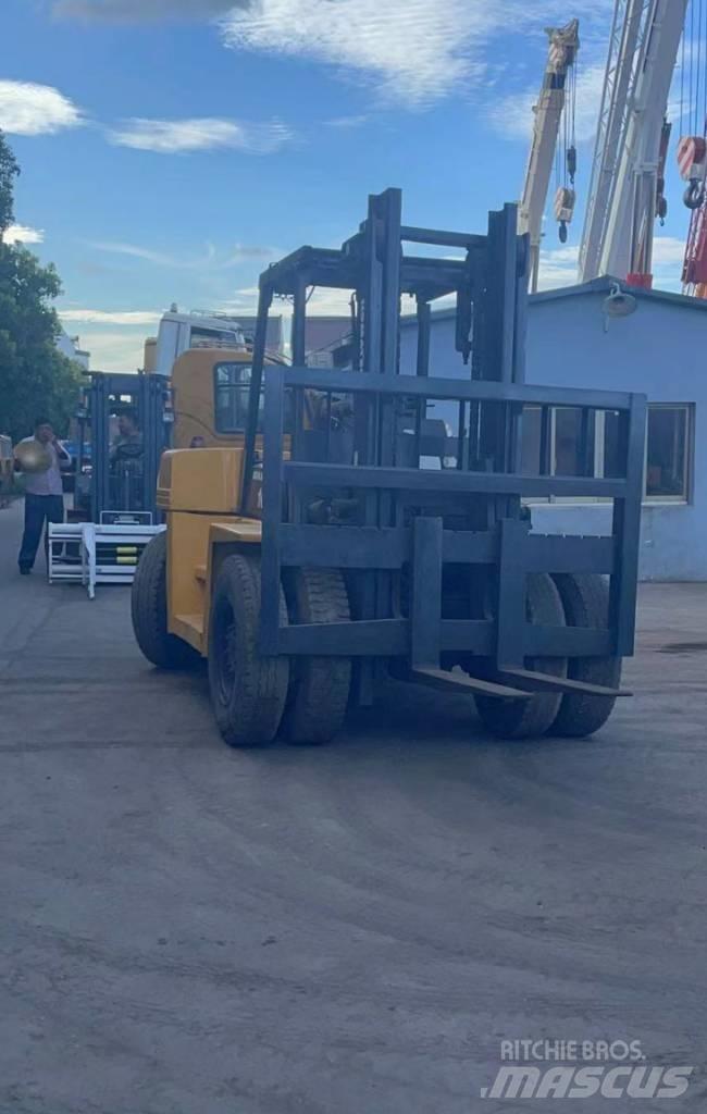 Komatsu 10 Ton Dizelski viljuškari