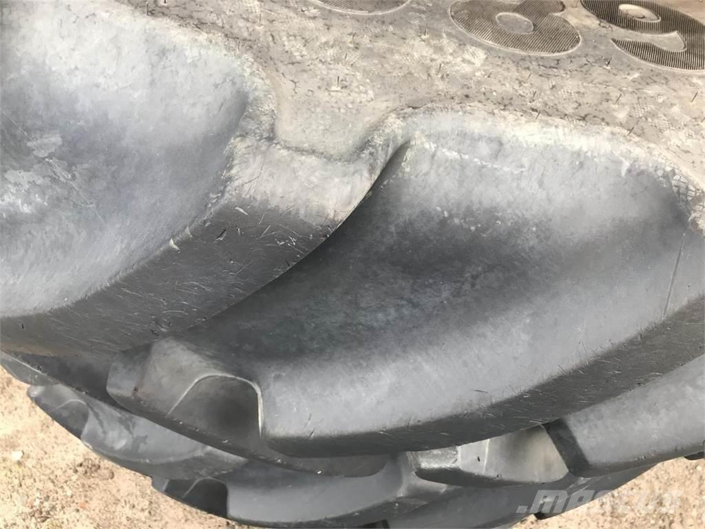 Mitas 680/80R42 Gume, točkovi i felne