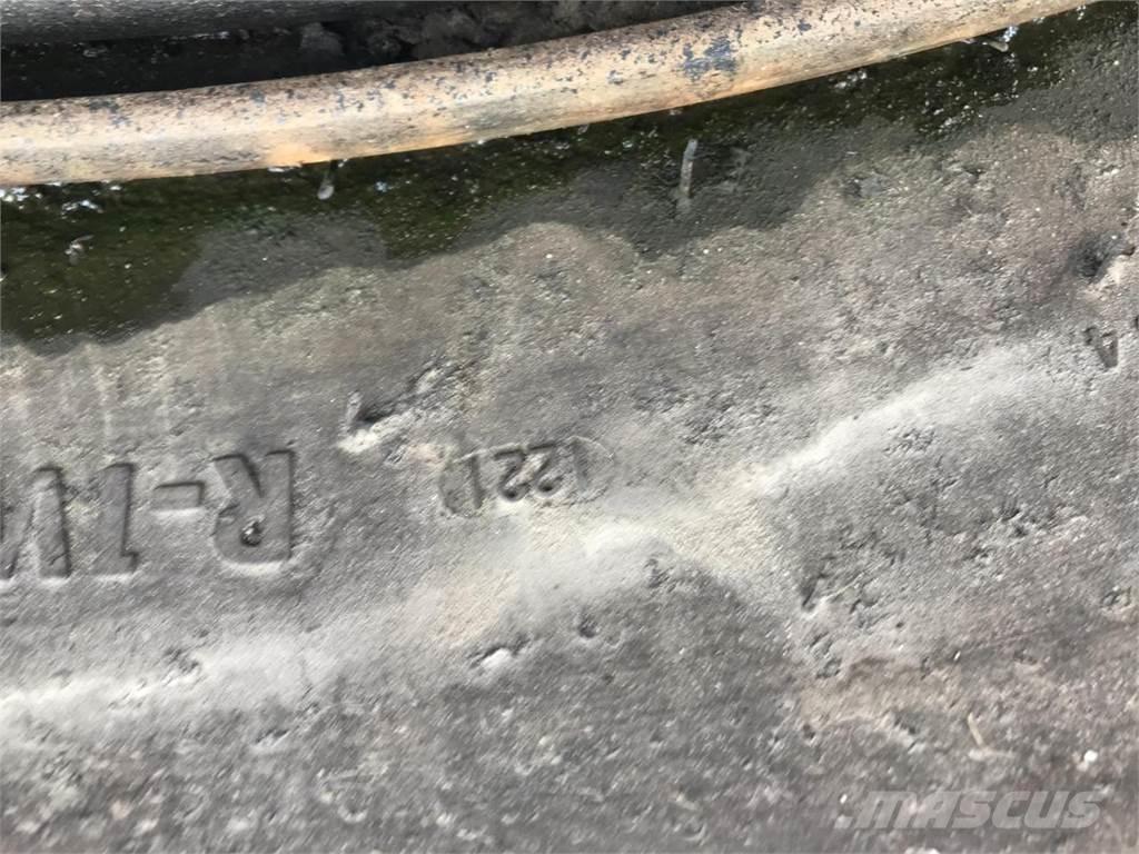 Mitas 680/80R42 Gume, točkovi i felne