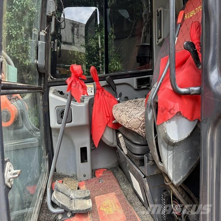 Kubota 183-3 Bageri guseničari
