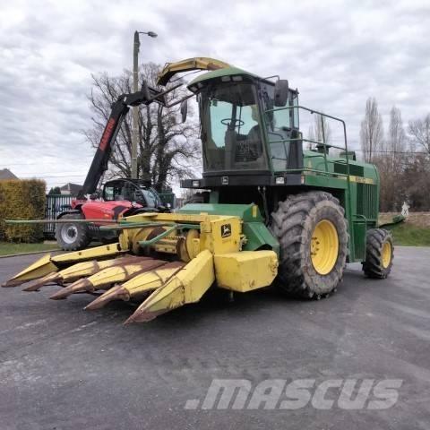 John Deere 6610 Mašine za stočnu hranu sa sopstvenim pogonom