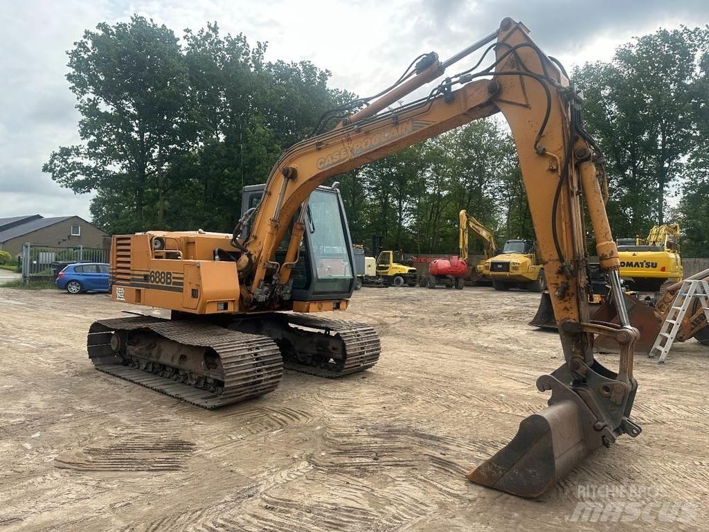 CASE 688 B 16 ton Bageri guseničari