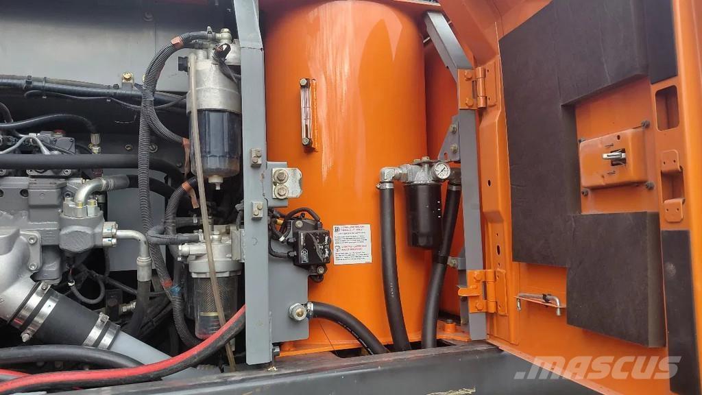 Hitachi ZX220W-5B Bageri točkaši