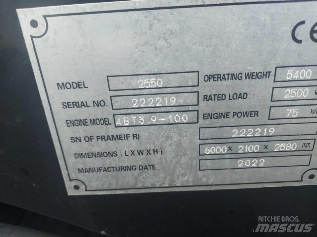  D-Machine  2550 Utovarivači na točkove