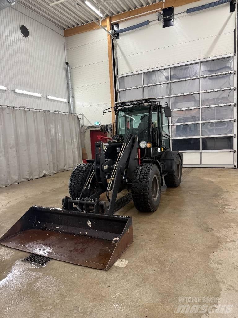  D-Machine  2550 Utovarivači na točkove