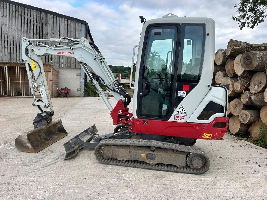 Takeuchi TB 225 Mini bageri < 7t