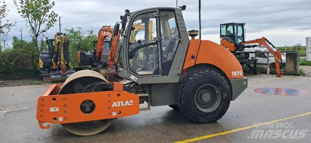 Atlas 1070 Nabijači zemlje