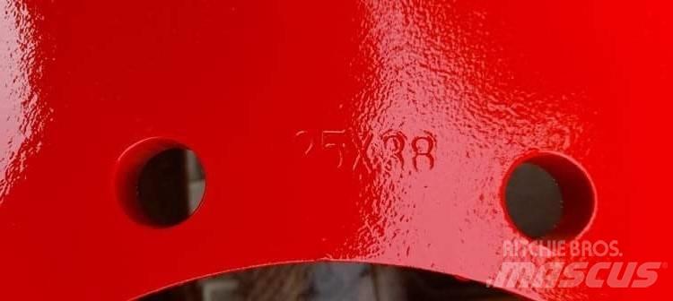 Fendt RIM 25x38 Gume, točkovi i felne