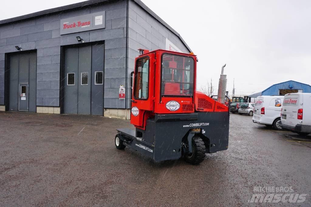 Combilift C4000 Viljuškari sa 4-stranskim dohvatom