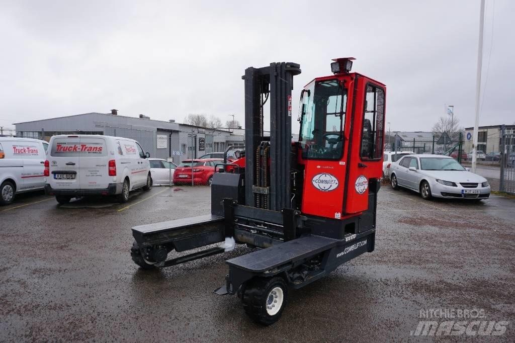 Combilift C4000 Viljuškari sa 4-stranskim dohvatom