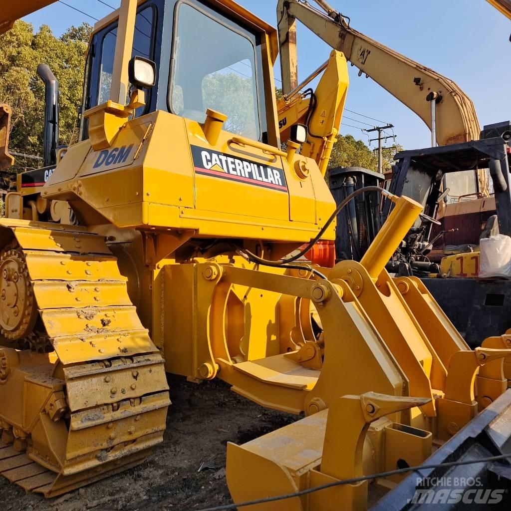 CAT D 6 M Buldožeri guseničari
