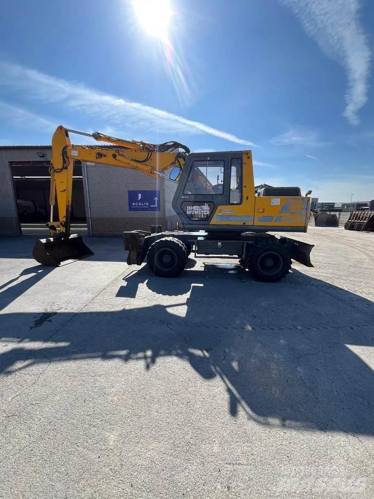 JCB JS130W Bageri točkaši