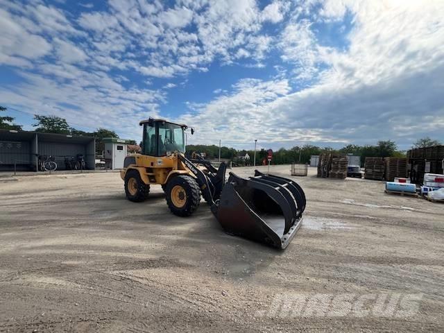 Volvo L 30 G Utovarivači na točkove
