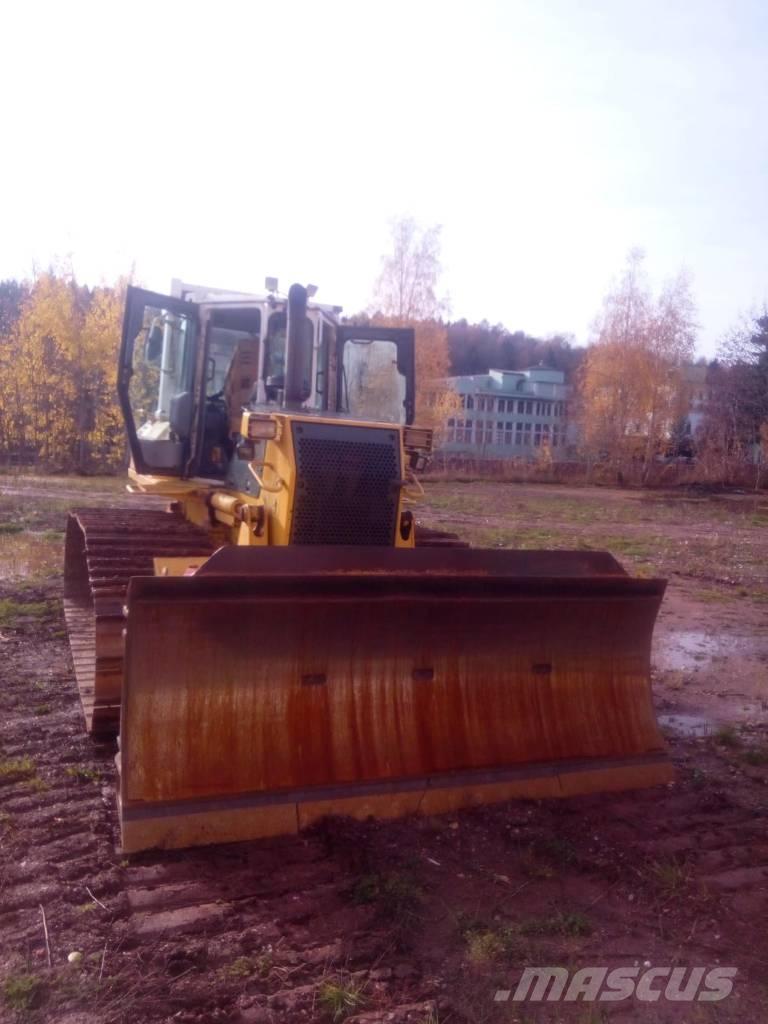 Komatsu D 61 PX-15 Buldožeri guseničari