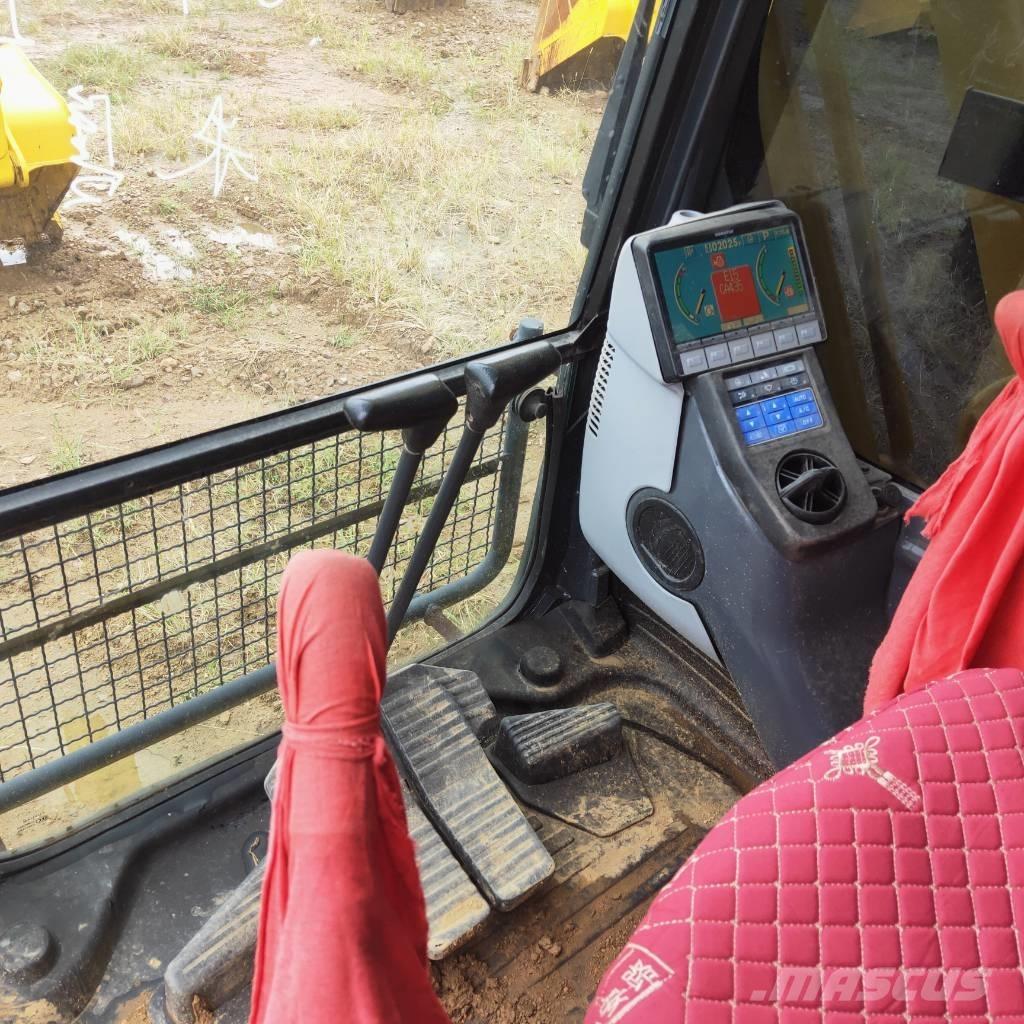 Komatsu PC200-8 Bageri guseničari