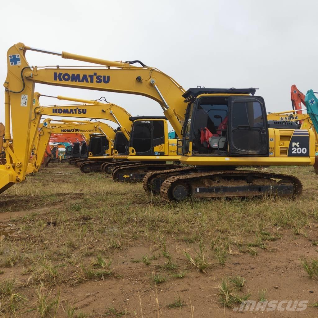 Komatsu PC200-8 Bageri guseničari