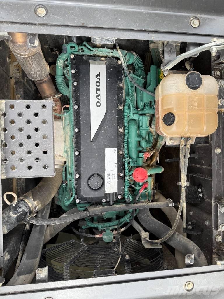 Volvo EC 300 EL Bageri guseničari