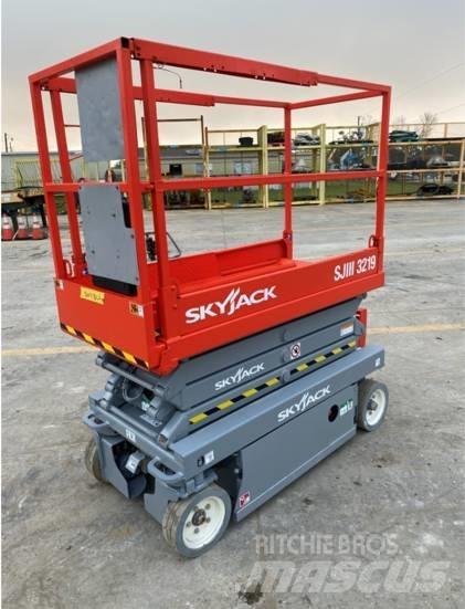 SkyJack SJ III 3219 Makazaste platforme
