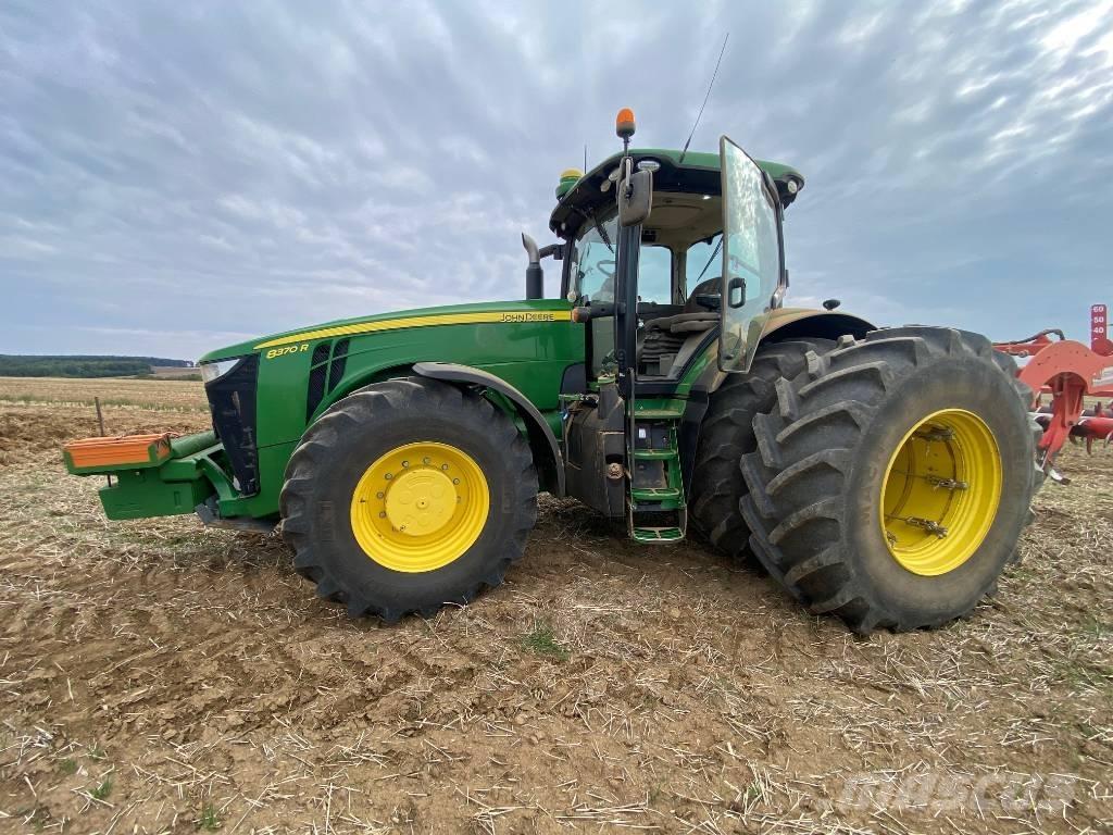 John Deere 8370 R Traktori
