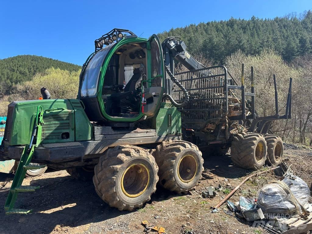 John Deere 810 E Forvarderi