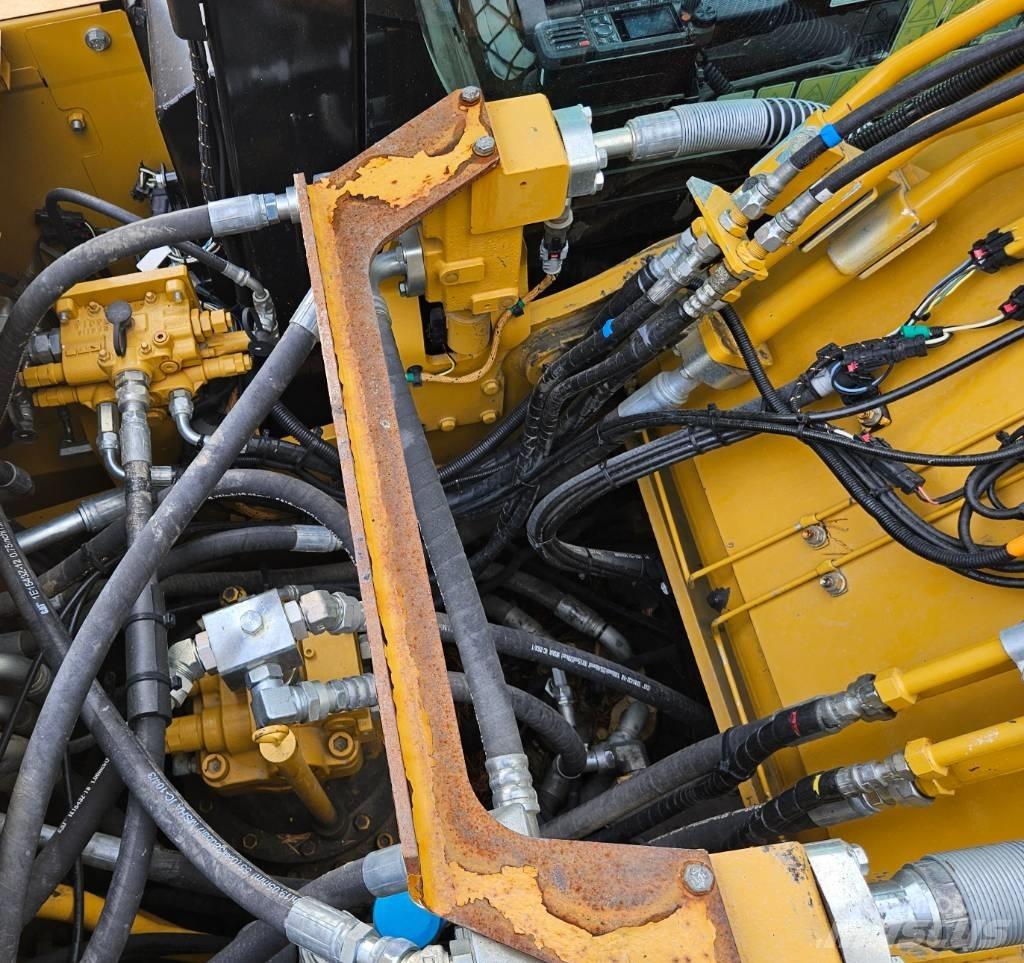 CAT 320 Bageri guseničari