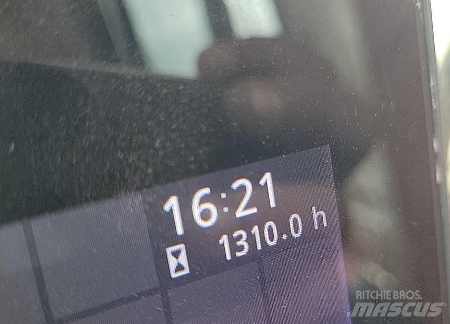 Hitachi ZX225USLC-7 Bageri guseničari