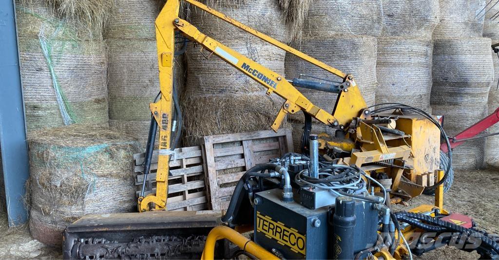 McConnel MAG 480 Kosilice sa postoljem za vuču