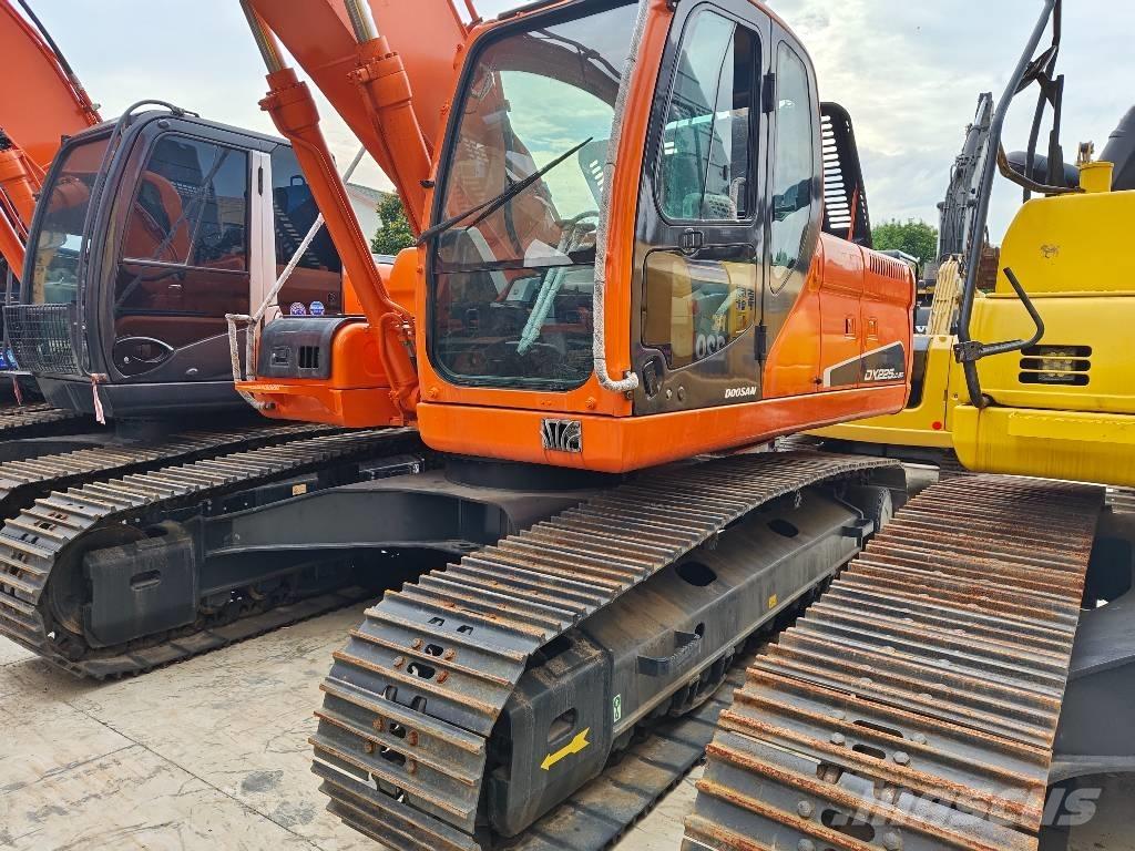 Doosan DX225LC-9C Bageri guseničari