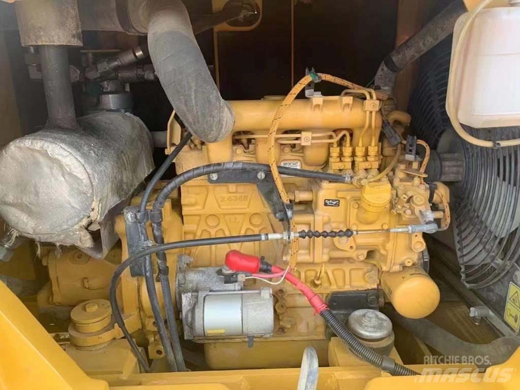 CAT  305.5 Bageri guseničari