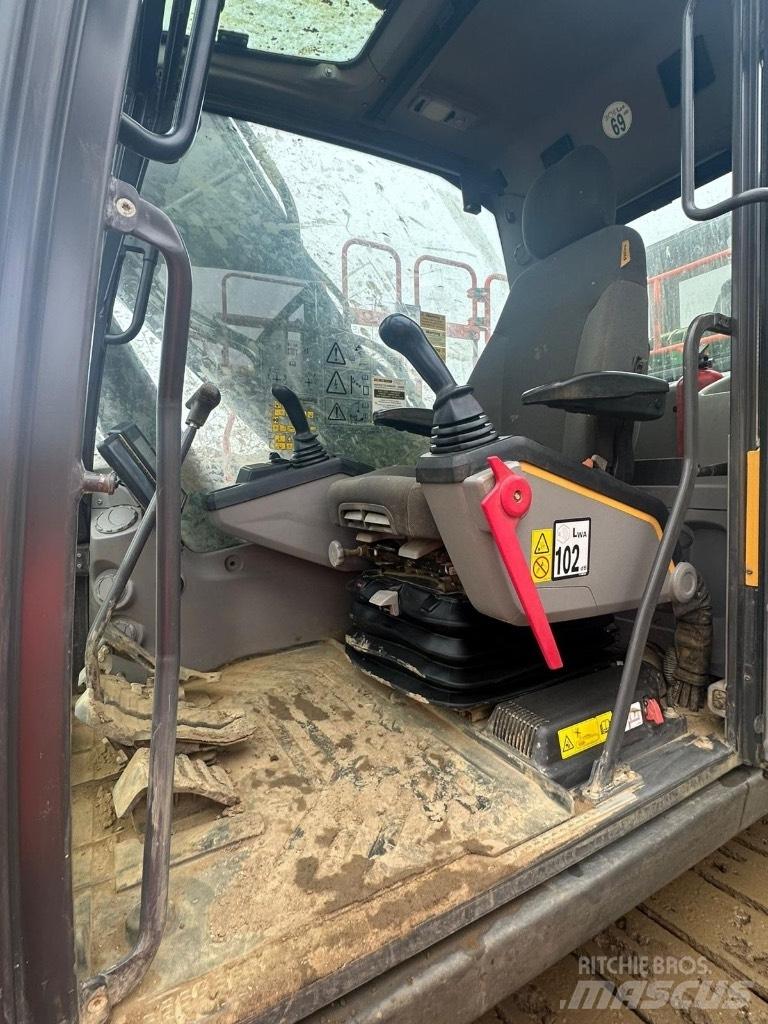 Volvo EC200EL Bageri guseničari
