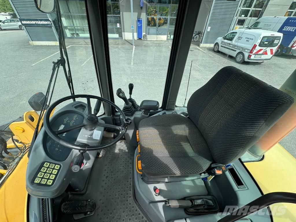 Volvo L 30 B Utovarivači na točkove