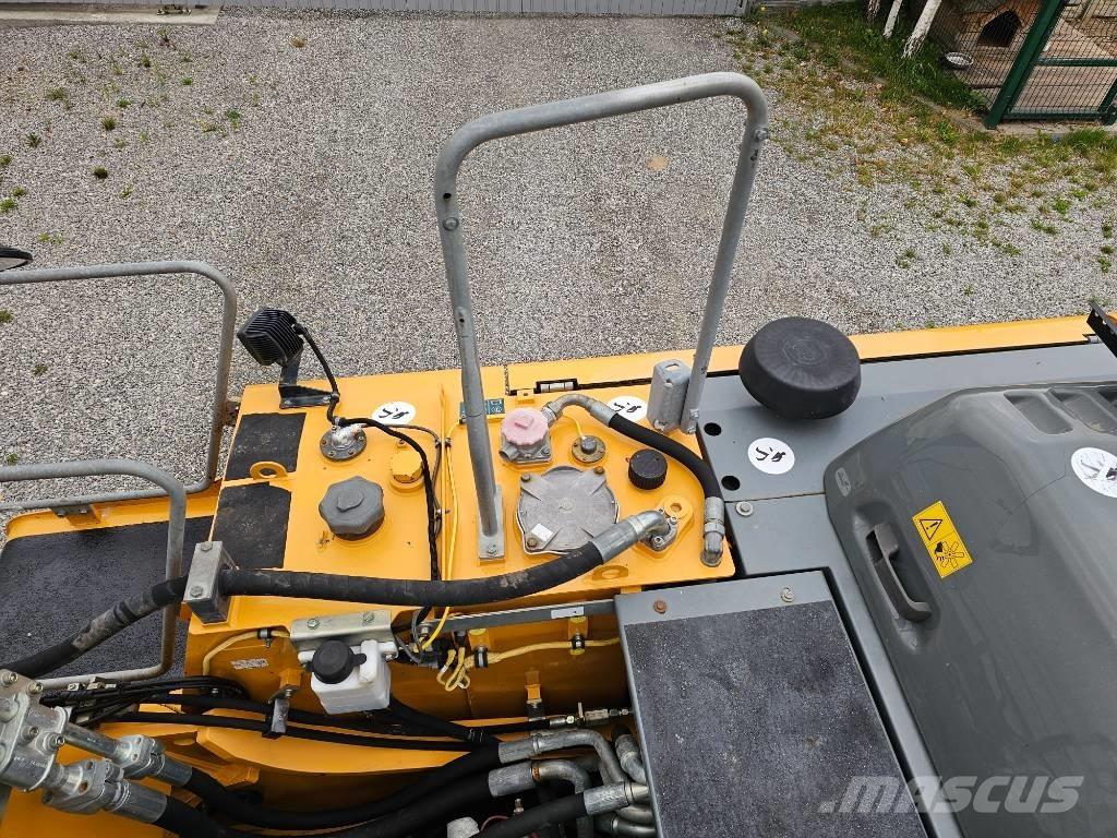 Liebherr R 922 Bageri guseničari