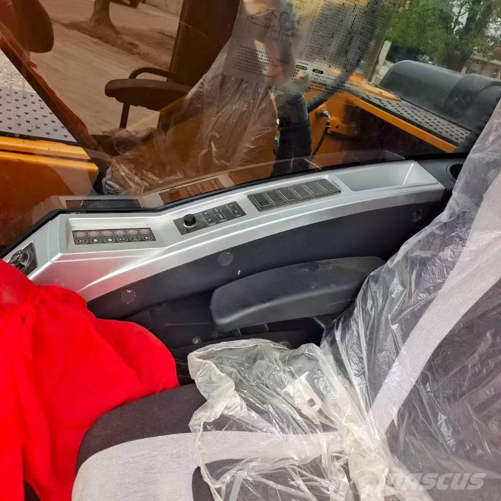 Hyundai 220LC-9S Bageri guseničari