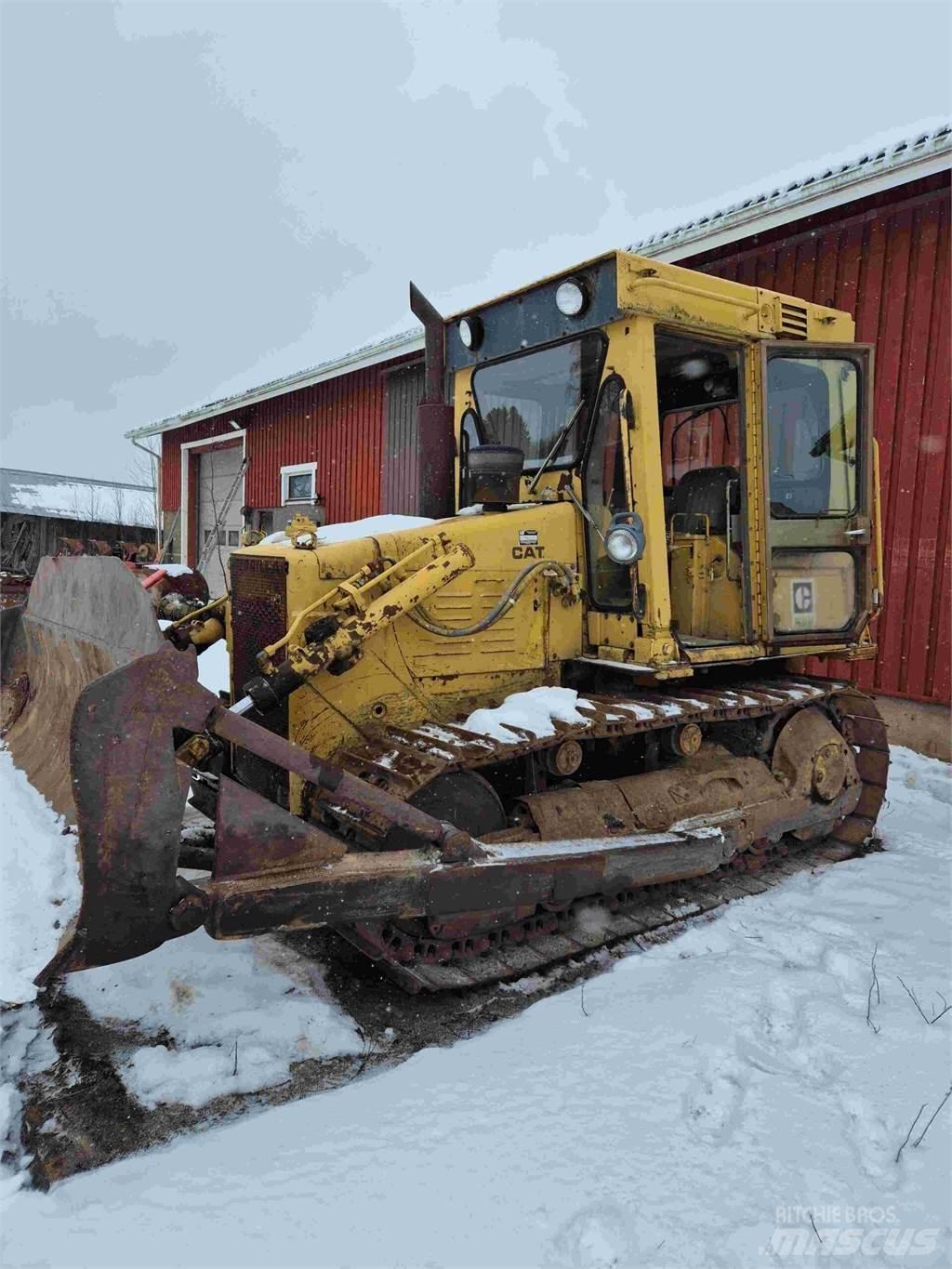 CAT D4E Buldožeri guseničari