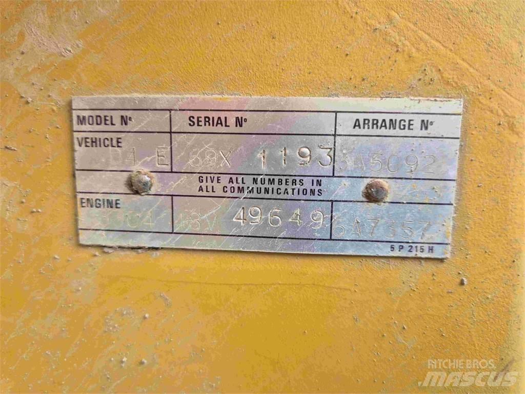 CAT D4E Buldožeri guseničari