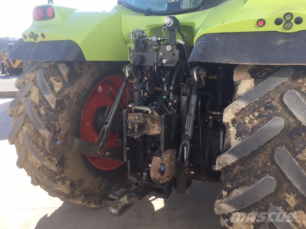 CLAAS ARION 620 Traktori