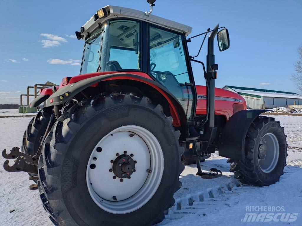  MasseyFergyson 8240 Traktori