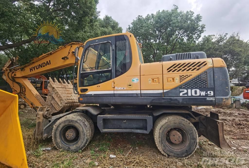 Hyundai R210W-9 Bageri točkaši