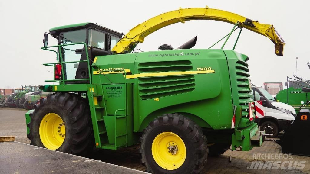 John Deere 7300 Mašine za stočnu hranu sa sopstvenim pogonom