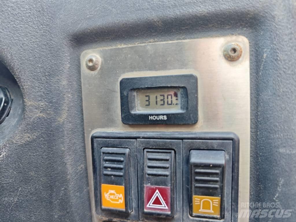 Ausa D 600 APG Damperi za gradilište