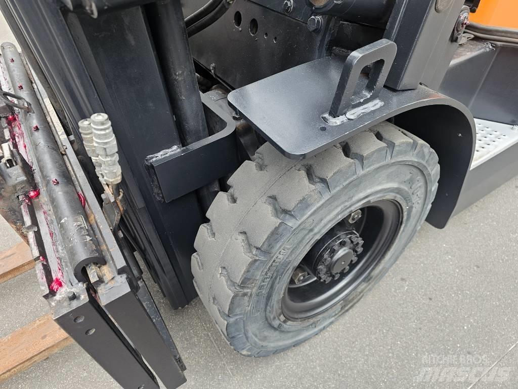 Doosan D 25 G Dizelski viljuškari