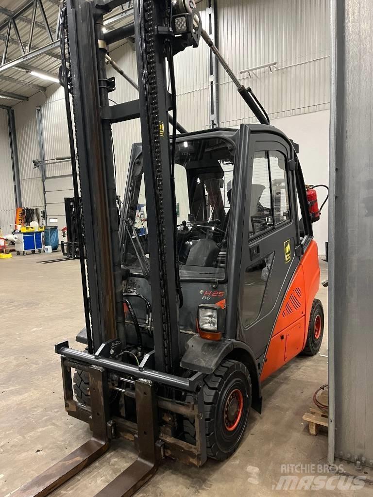 Linde H25D-02 Dizelski viljuškari