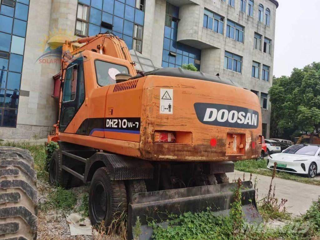 Doosan DH 210 W-7 Bageri točkaši