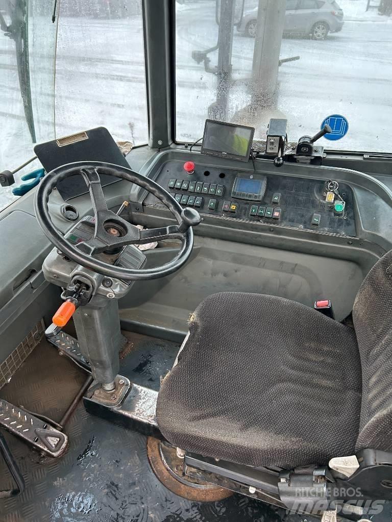 Kalmar TR618i Terminalni tegljači