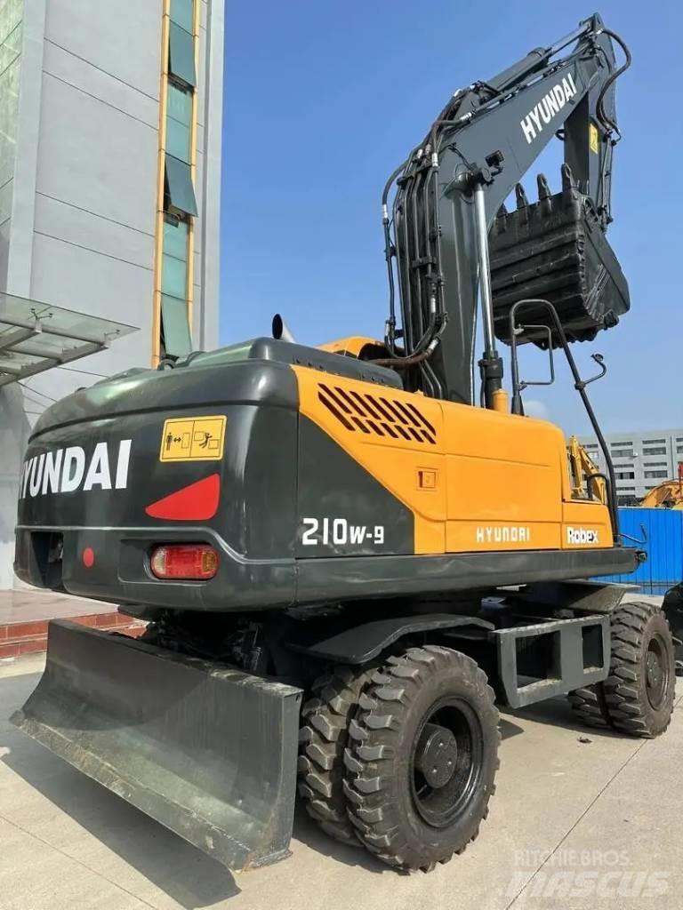 Hyundai R210W-9 Bageri točkaši